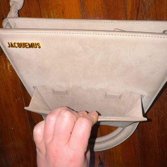 Jacquemus beige Le Papier 'Le Sac à L'Envers' bag. - Picture 5 of 8